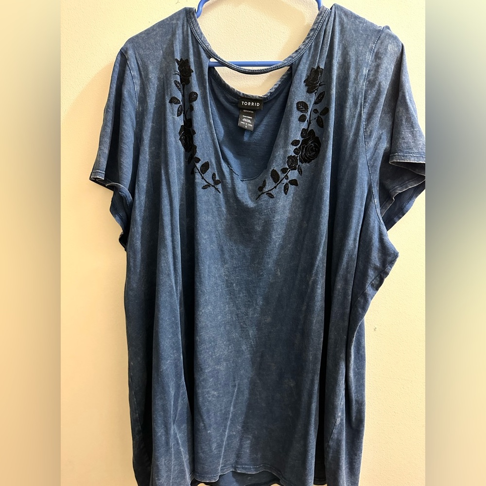 SOLD-Torrid mineral washed choker neck tee - Picture 4 of 5